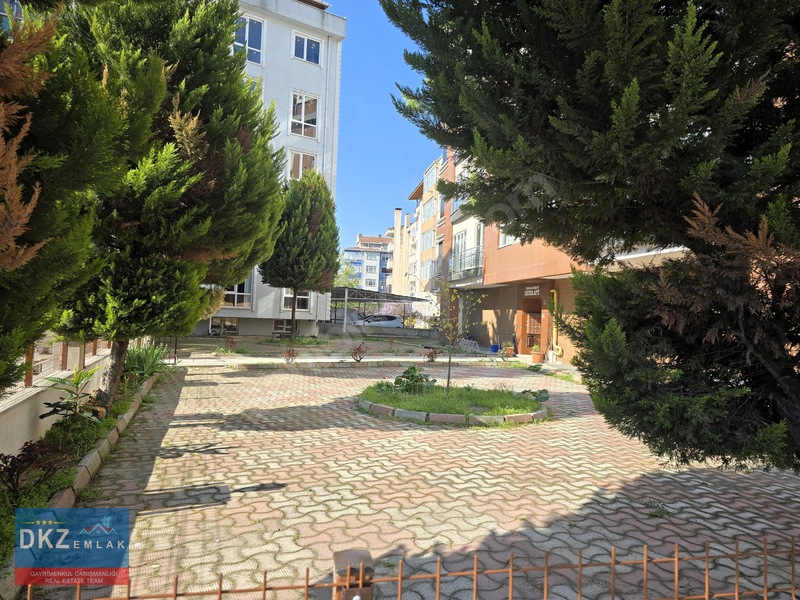 Merkezi Konumda Ara Kat Kiralık 1+1 Daire — fotoğraf 25