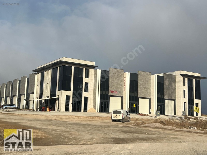 Aslım Cad Yakını Faturalı 3 Adet Farklı Metrede Ticari Yerler — fotoğraf 16