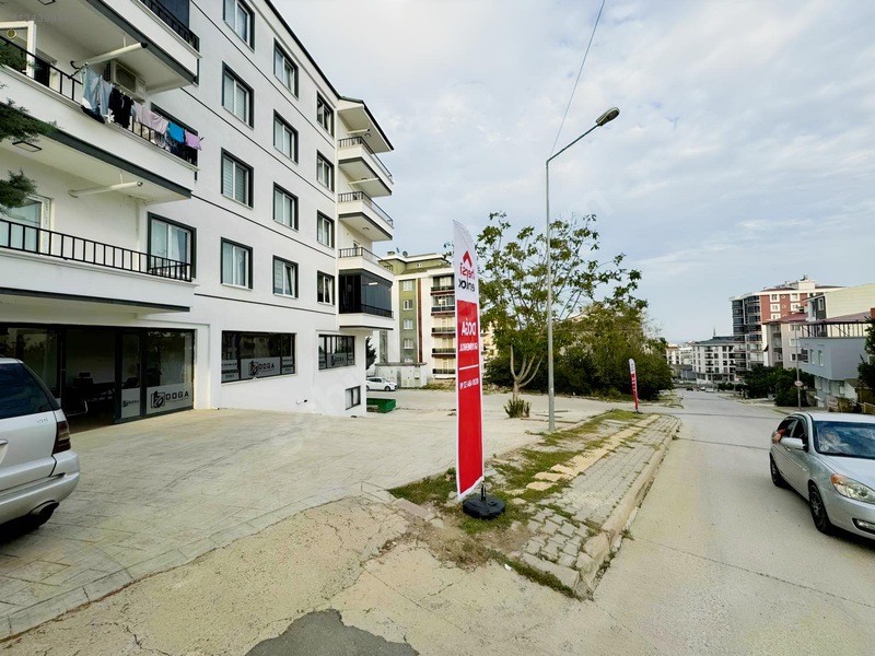 300 M² Full Eşyalı, Devren Kiralık Prestijli Ofis — fotoğraf 2