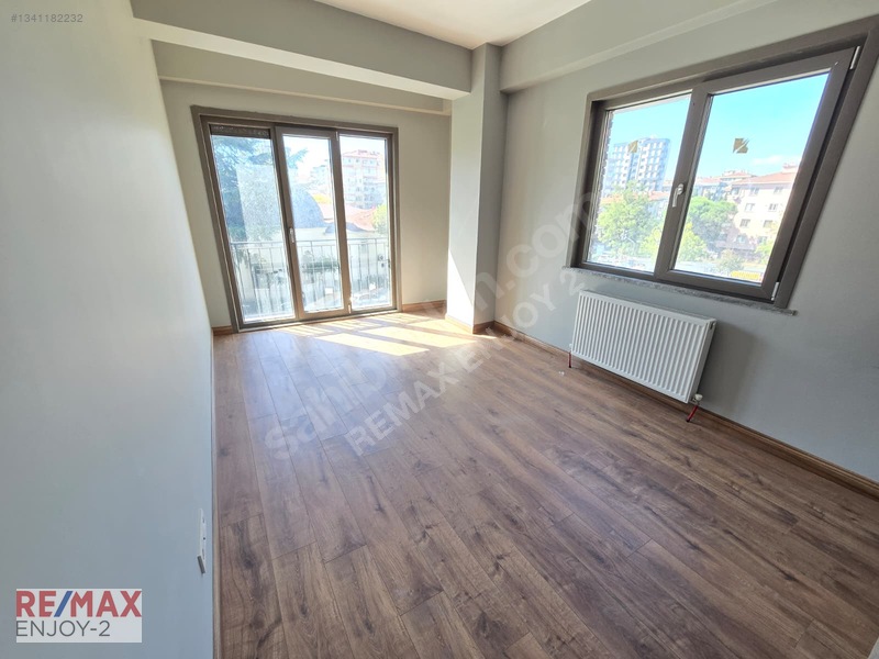 Kadıköy Sahrayıcedıt Yenı Bınada Balkonlu Iskanlı Lüks Ofısler — fotoğraf 11