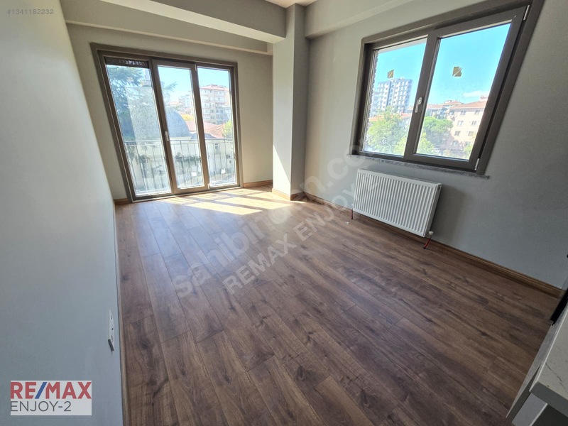 Kadıköy Sahrayıcedıt Yenı Bınada Balkonlu Iskanlı Lüks Ofısler — fotoğraf 13