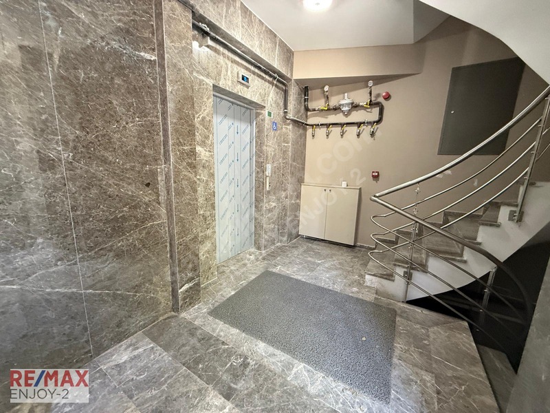 Kadıköy Sahrayıcedıt Yenı Bınada Balkonlu Iskanlı Lüks Ofısler — fotoğraf 38