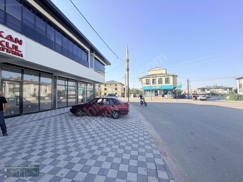 Cadde Cepheli Köşe Dükkan — fotoğraf 2