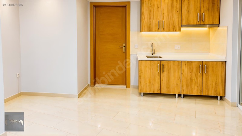 Limanda Denize 600 Mt Site İçinde Caddeye Cephe Satılık Dükkan — fotoğraf 3