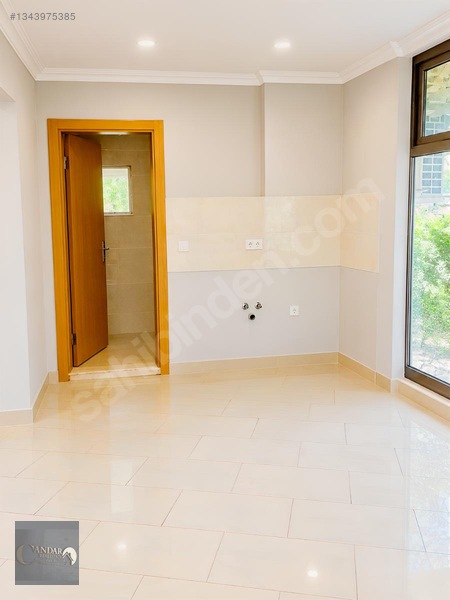 Limanda Denize 600 Mt Site İçinde Caddeye Cephe Satılık Dükkan — fotoğraf 7