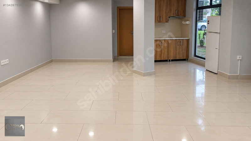 Limanda Denize 600 Mt Site İçinde Caddeye Cephe Satılık Dükkan — fotoğraf 10