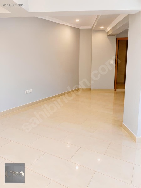 Limanda Denize 600 Mt Site İçinde Caddeye Cephe Satılık Dükkan — fotoğraf 12