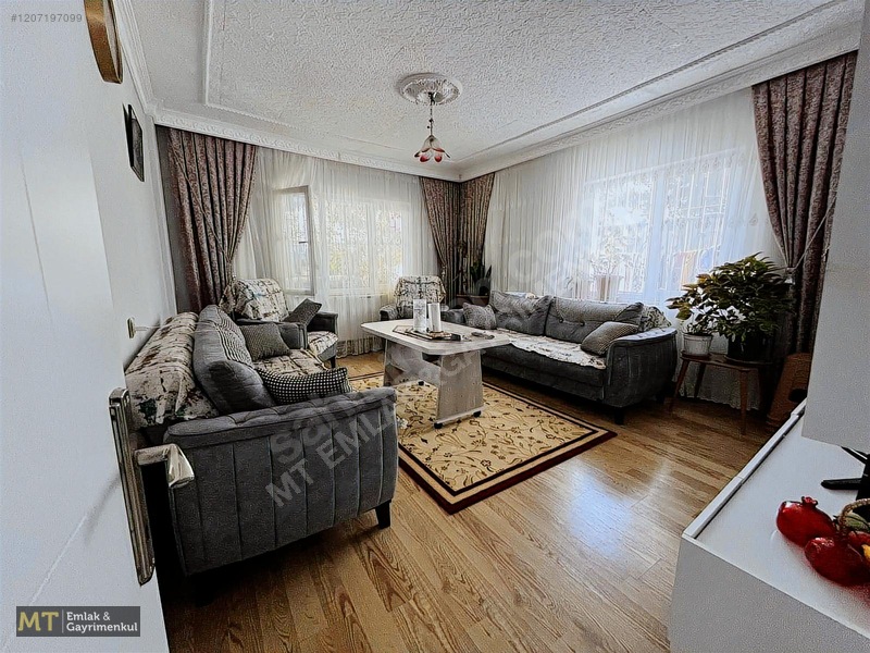Mt Emlaktan Ellibeşevlerde Satılık 2+1 Bakımlı Daire — fotoğraf 2