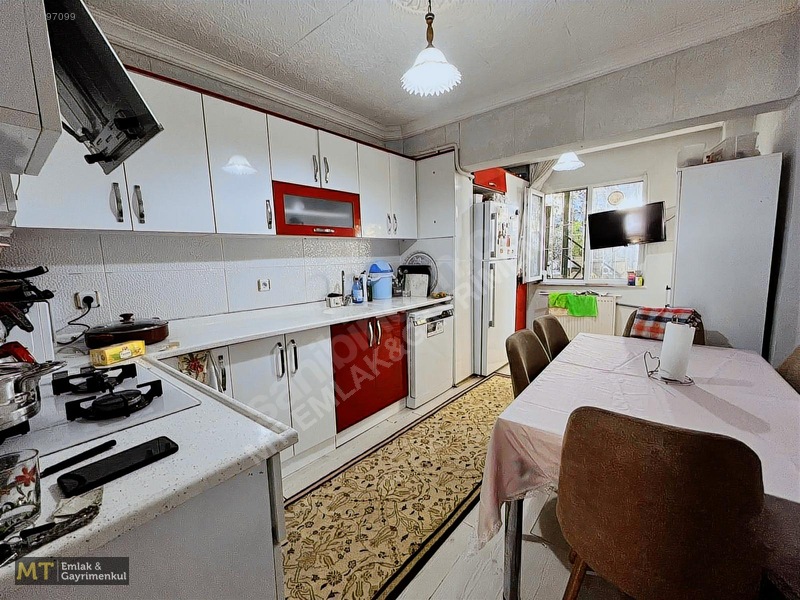 Mt Emlaktan Ellibeşevlerde Satılık 2+1 Bakımlı Daire — fotoğraf 5