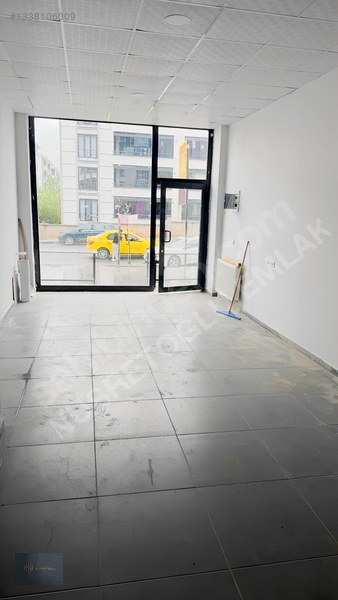 // Nusretoğlu Emlaktan Karşıyakada Kiralık Dükkan // — fotoğraf 3