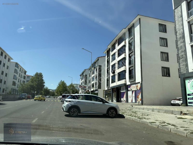 // Nusretoğlu Emlaktan Karşıyakada Kiralık Dükkan // — fotoğraf 5