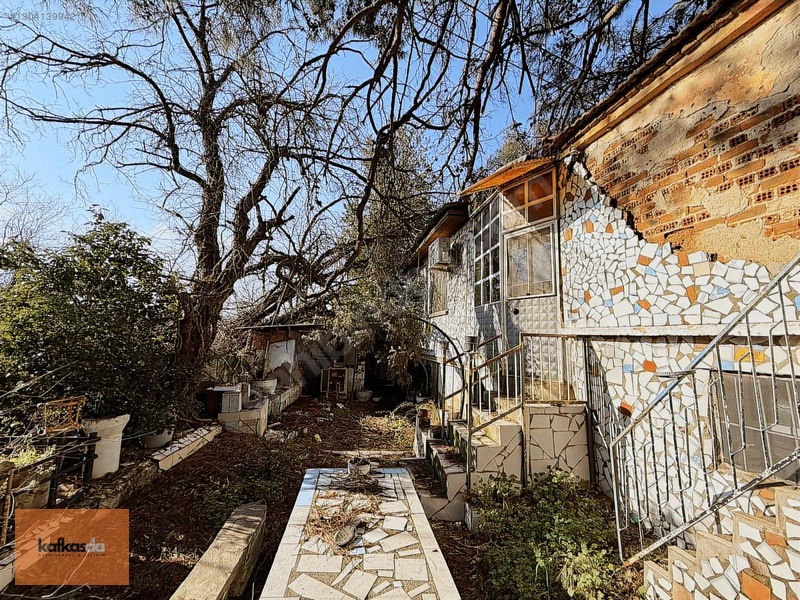 Kemalpaşa Yukarıkızılca'da Satılık Çiftlik Evi Ve Arazisi — fotoğraf 2