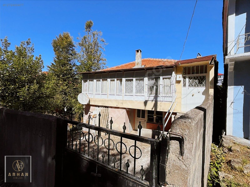 Arhan Emlak'tan Ece Mahallesinde Satılık Bahçeli Müstakil Ev — fotoğraf 2