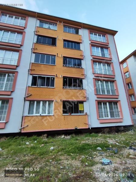 Yenice Menderes Mah.lokum Evler'de Satılık 3+1 Daire - Fırsat! — fotoğraf 3