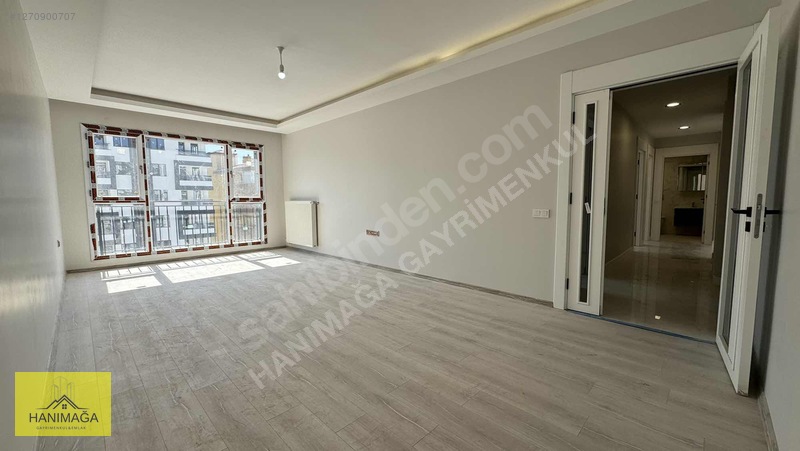 Satılık Geniş 2+1 Daire Harika Konumda Cadde Cepheli 5.kat — fotoğraf 5