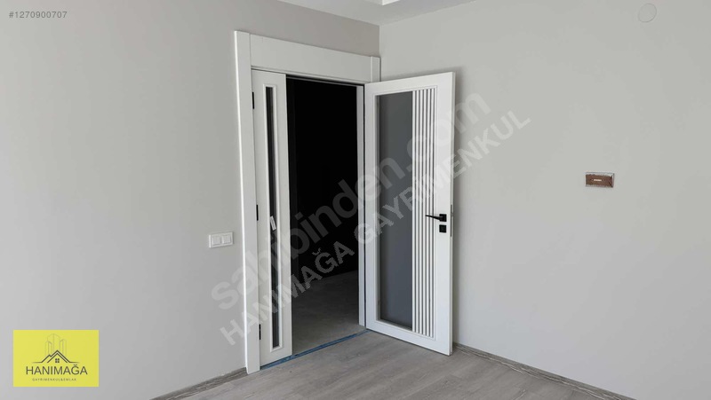 Satılık Geniş 2+1 Daire Harika Konumda Cadde Cepheli 5.kat — fotoğraf 6