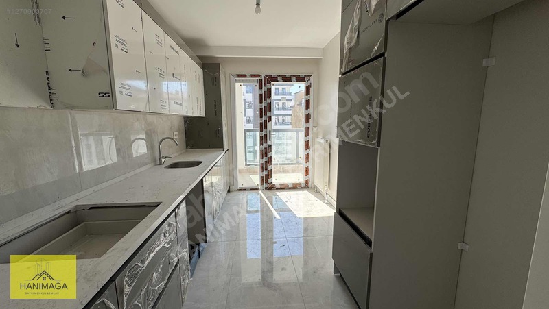 Satılık Geniş 2+1 Daire Harika Konumda Cadde Cepheli 5.kat — fotoğraf 7