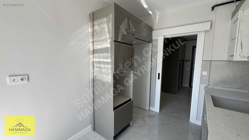 Satılık Geniş 2+1 Daire Harika Konumda Cadde Cepheli 5.kat — fotoğraf 11