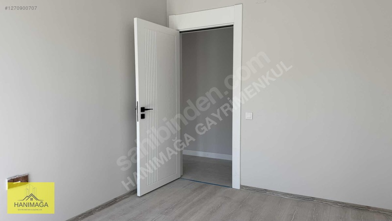 Satılık Geniş 2+1 Daire Harika Konumda Cadde Cepheli 5.kat — fotoğraf 19