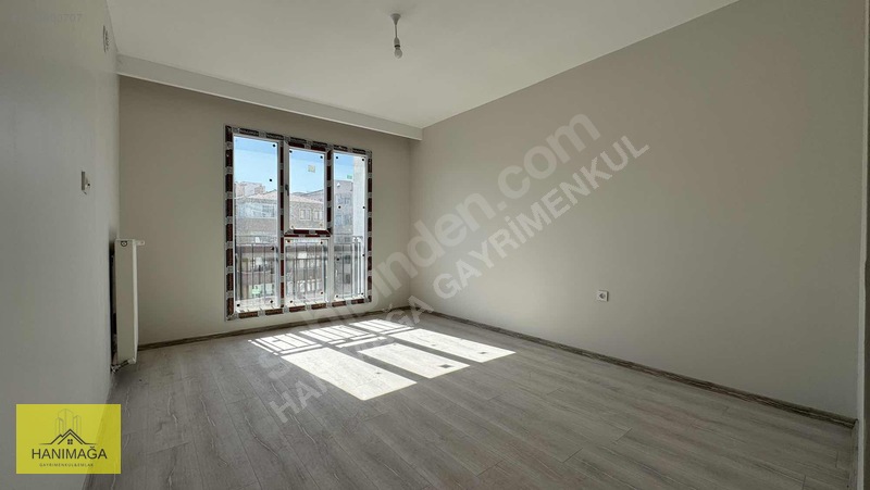 Satılık Geniş 2+1 Daire Harika Konumda Cadde Cepheli 5.kat — fotoğraf 20