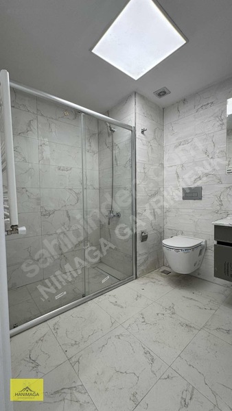 Satılık Geniş 2+1 Daire Harika Konumda Cadde Cepheli 5.kat — fotoğraf 25