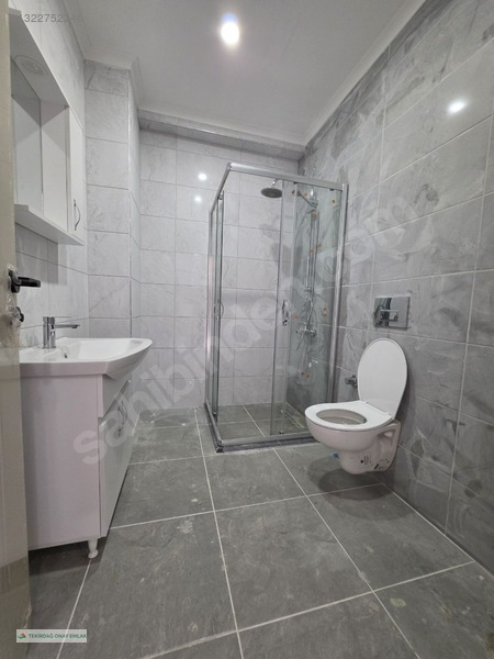 Onay Emlaktan Barbarosta Satılık Geniş 1+1 Balkonlu Daire — fotoğraf 4