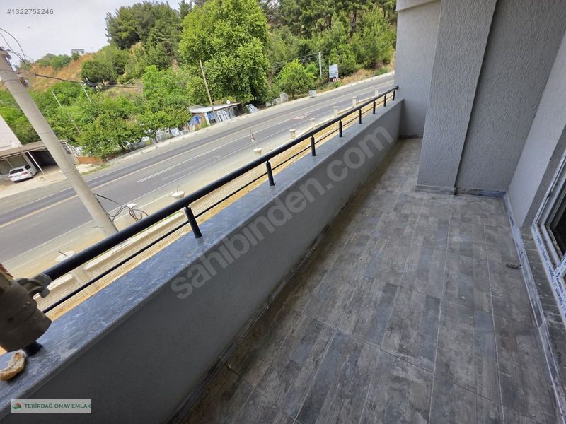 Onay Emlaktan Barbarosta Satılık Geniş 1+1 Balkonlu Daire — fotoğraf 6