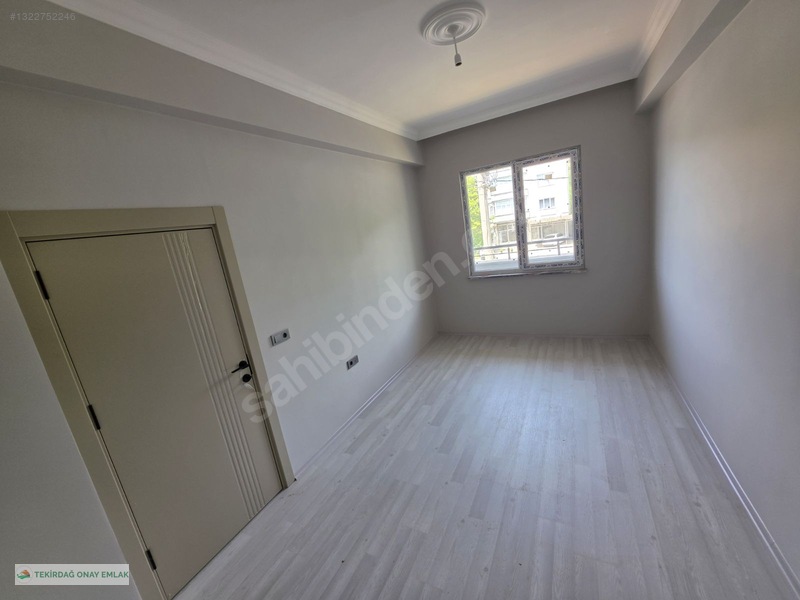 Onay Emlaktan Barbarosta Satılık Geniş 1+1 Balkonlu Daire — fotoğraf 9