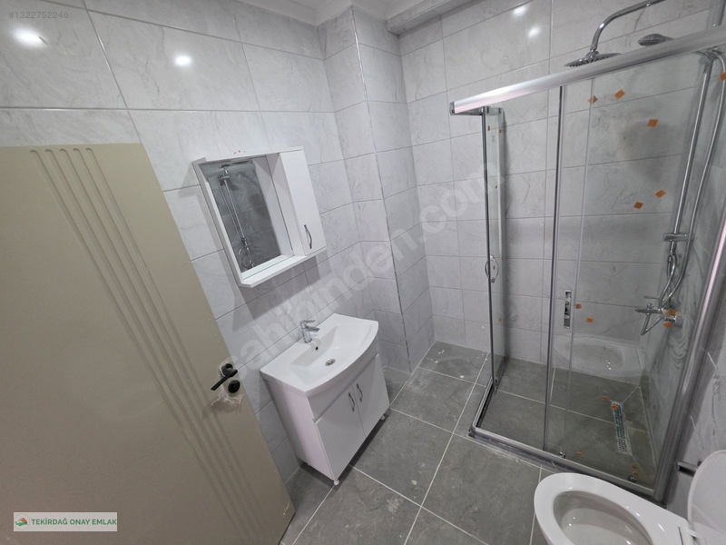 Onay Emlaktan Barbarosta Satılık Geniş 1+1 Balkonlu Daire — fotoğraf 23