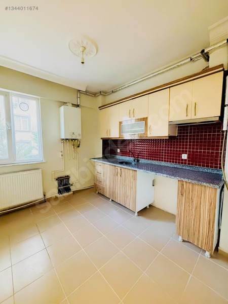 Lina Gayrimenkul'den 5000 Evler Bahçelievlerde Kiralık 2+1 Daire — fotoğraf 6