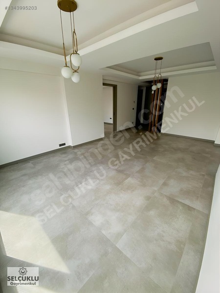 Yenişafakta Prestijli Sitede, Konforlu Ve Modern 3,5+1 Daire