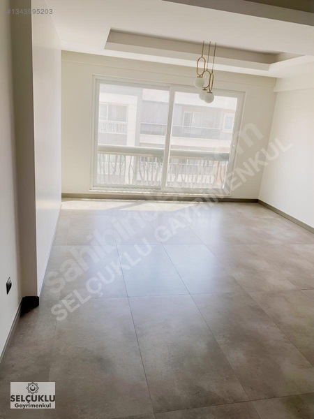 Yenişafakta Prestijli Sitede, Konforlu Ve Modern 3,5+1 Daire — fotoğraf 2