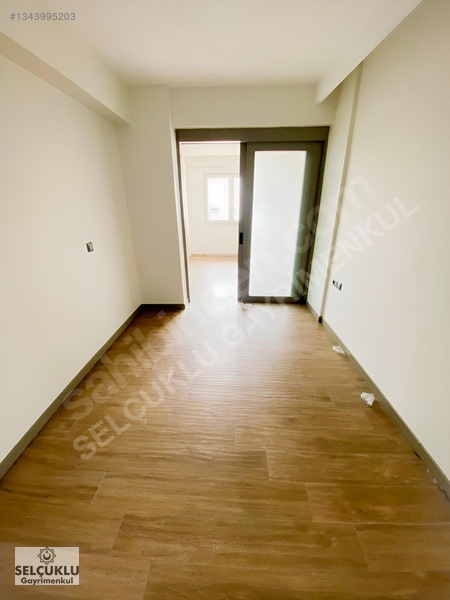 Yenişafakta Prestijli Sitede, Konforlu Ve Modern 3,5+1 Daire — fotoğraf 3