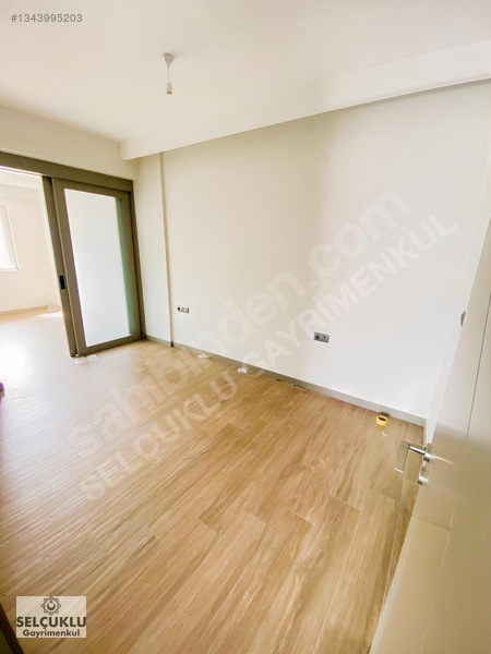 Yenişafakta Prestijli Sitede, Konforlu Ve Modern 3,5+1 Daire — fotoğraf 4
