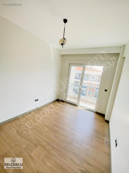 Yenişafakta Prestijli Sitede, Konforlu Ve Modern 3,5+1 Daire — fotoğraf 11