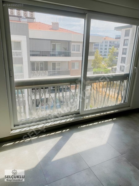 Yenişafakta Prestijli Sitede, Konforlu Ve Modern 3,5+1 Daire — fotoğraf 13