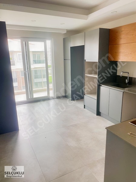 Yenişafakta Prestijli Sitede, Konforlu Ve Modern 3,5+1 Daire — fotoğraf 14