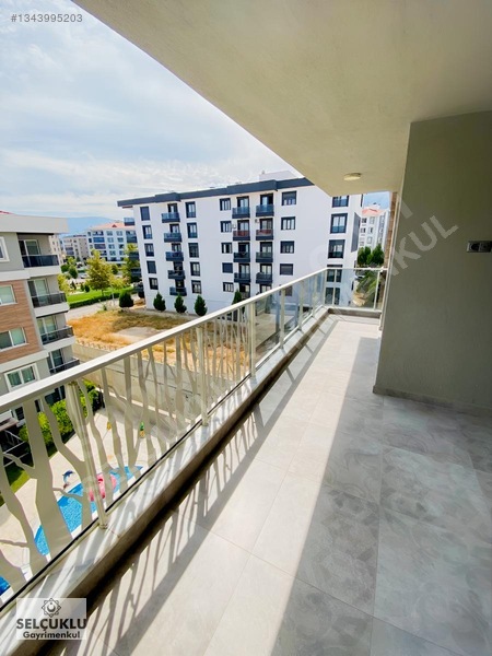 Yenişafakta Prestijli Sitede, Konforlu Ve Modern 3,5+1 Daire — fotoğraf 16