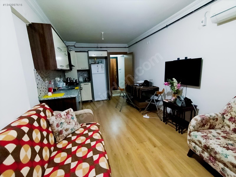 23 Nisan Parkın Dibinde Ful Eşyalı Kiralik 1T1 Arakat Daire