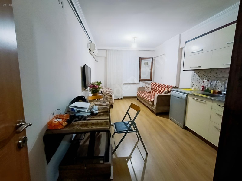 23 Nisan Parkın Dibinde Ful Eşyalı Kiralik 1t1 Arakat Daire — fotoğraf 11
