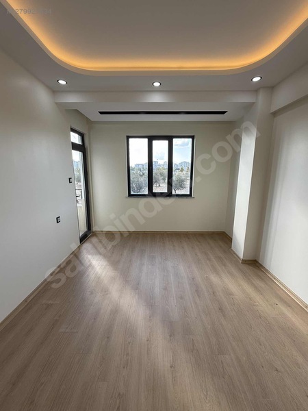 Öz Emlaktan Satılık Yenibeşevlerde 3.5+1 Özel Dizayn Daire — fotoğraf 9