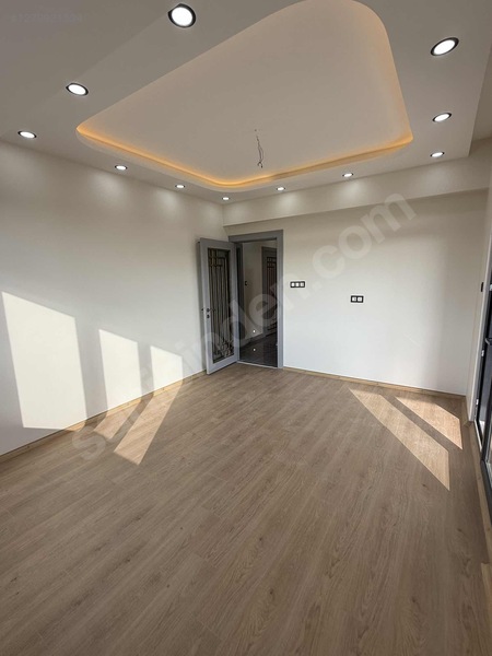 Öz Emlaktan Satılık Yenibeşevlerde 3.5+1 Özel Dizayn Daire — fotoğraf 16