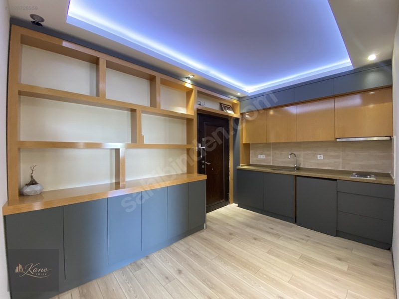 Kano Emlak'tan Büyükçekmece Çarşı Merkezinde Kiralık 2+1 Ofis — fotoğraf 3