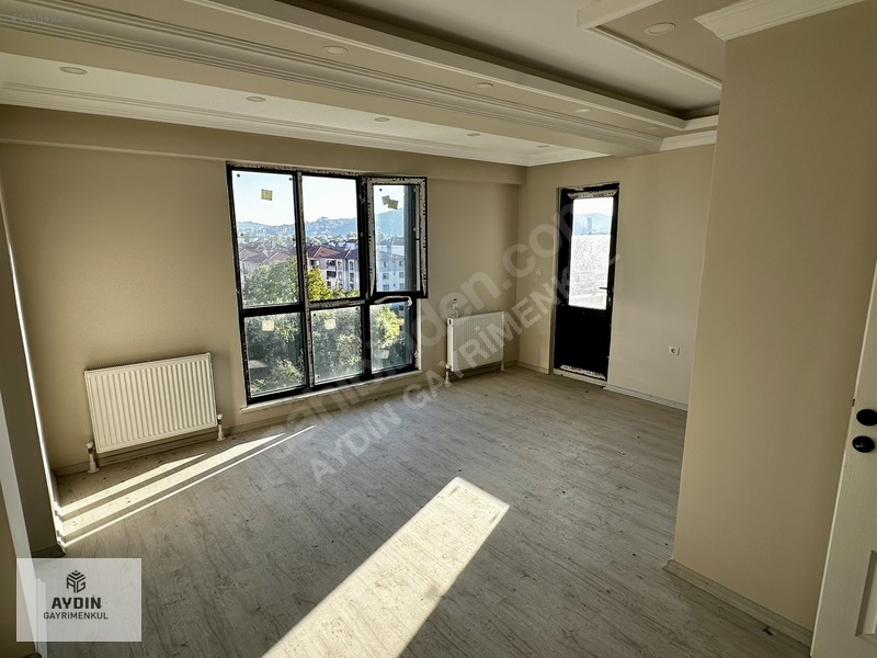 Aydın Gayrimenkul | Kaynarca Caddesinde Sıfır 2+1 Kiralık — fotoğraf 20