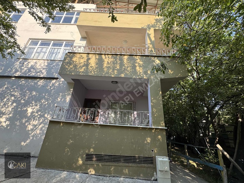 Çakı Yapı Emlaktan Eminpaşada Satılık 3 Katlı Müstakil Ev
