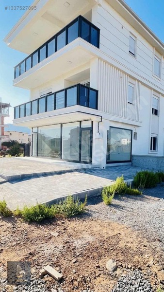 Çiftlik Caddesi Üzeri | 2 Köşeden Görünümlü Cam Cephe Otopark — fotoğraf 5