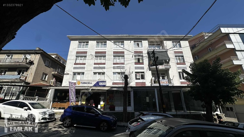 Mercanlardan Karşıyaka'Da 3+1 Kiralık Daire