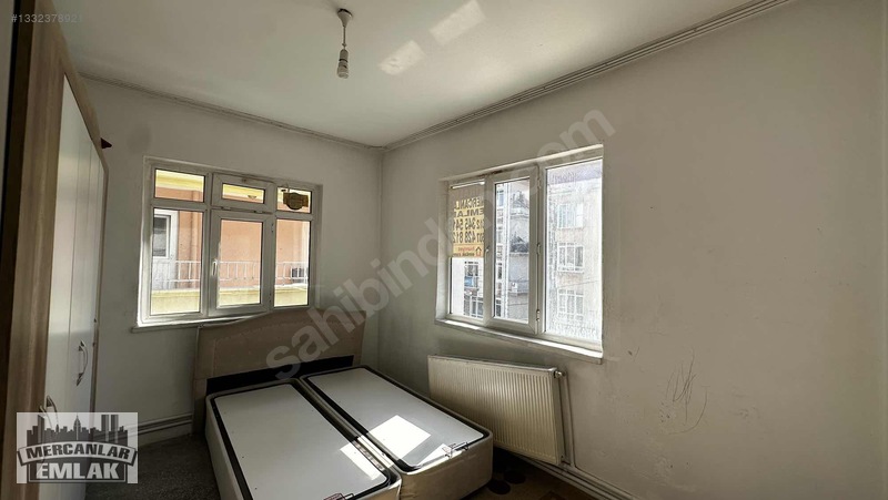 Mercanlardan Karşıyaka'da 3+1 Kiralık Daire — fotoğraf 3