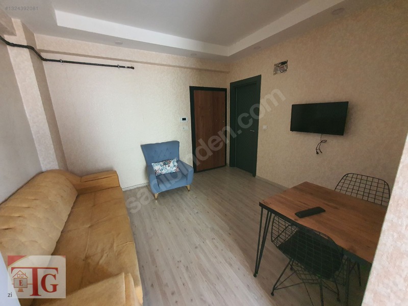 Şehir Merkezinde Temiz Eşyalı 1+1 — fotoğraf 3