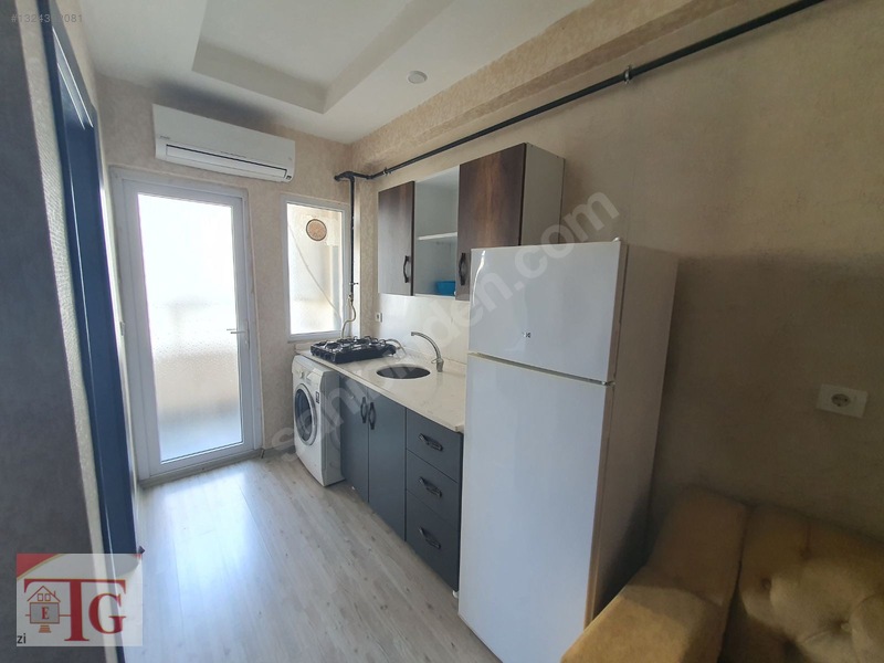 Şehir Merkezinde Temiz Eşyalı 1+1 — fotoğraf 4